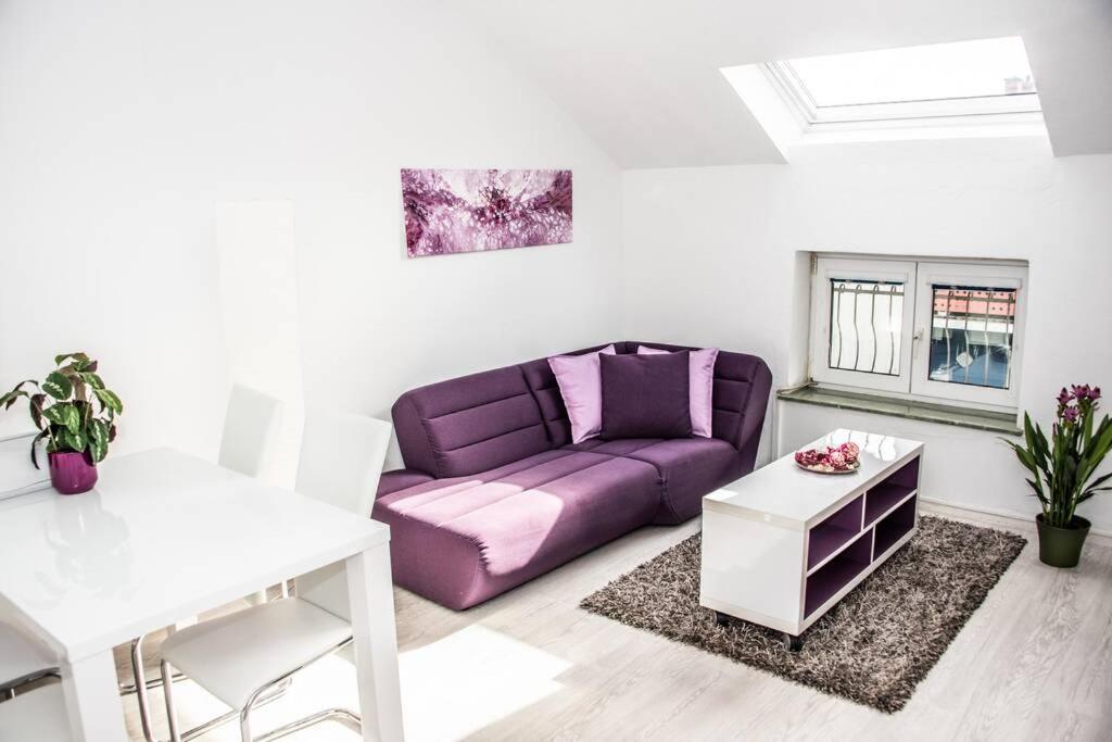 Apartment Pouringraz Fuer Kunst- Und Tennisliebhaber Extérieur photo