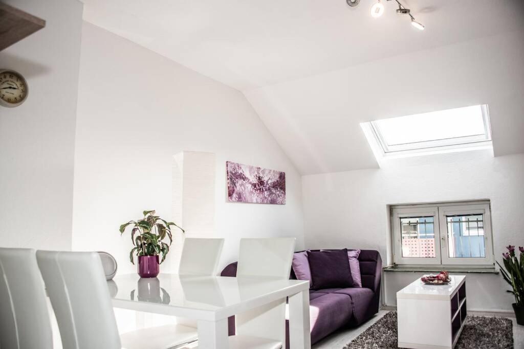 Apartment Pouringraz Fuer Kunst- Und Tennisliebhaber Extérieur photo